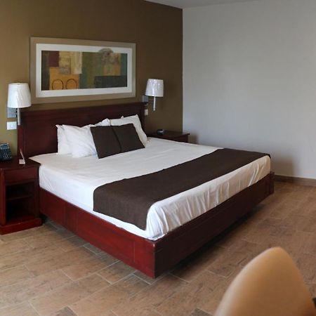 Montemorelos Best Western Bazarell Inn מראה חיצוני תמונה