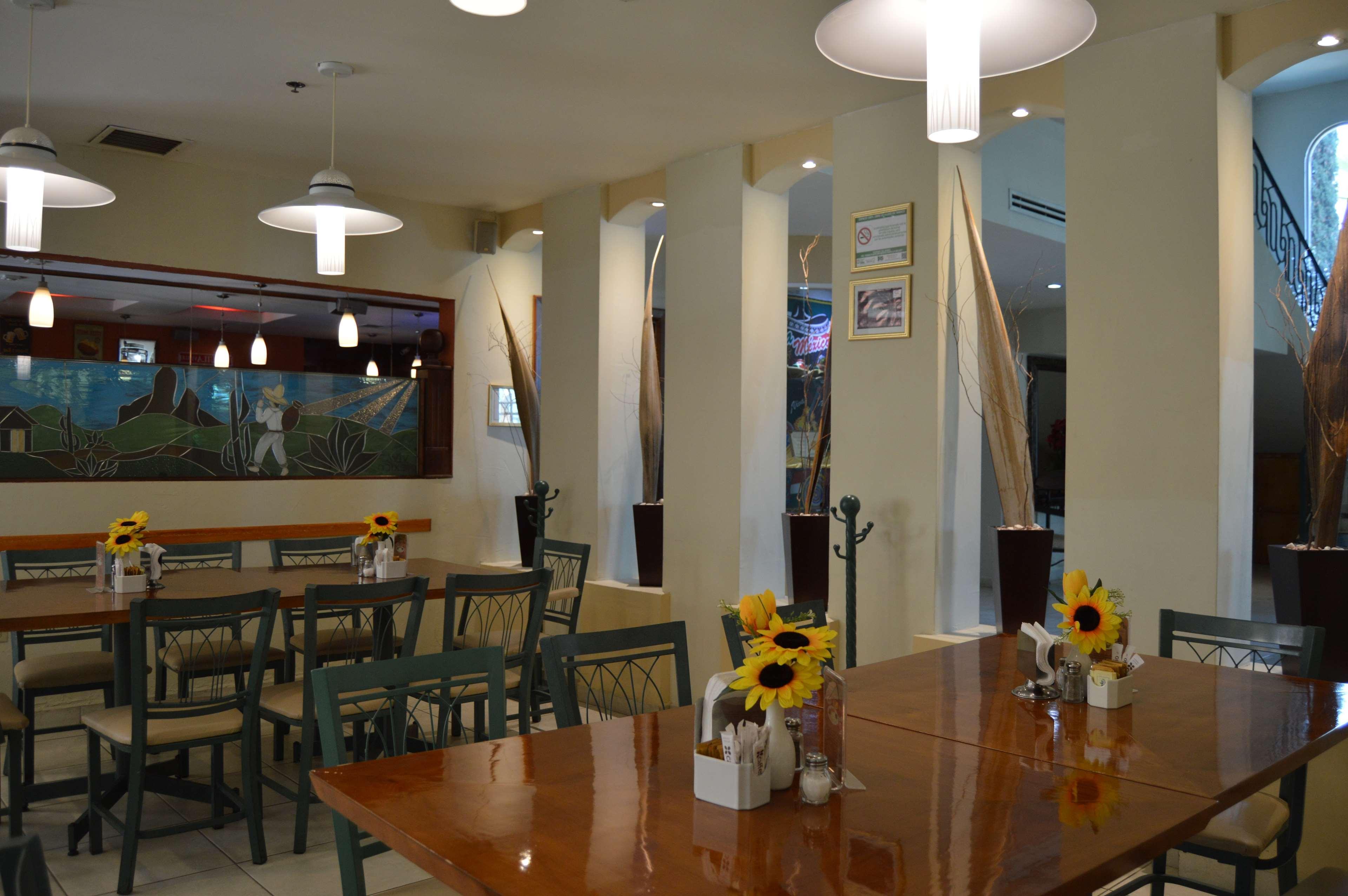 Montemorelos Best Western Bazarell Inn מראה חיצוני תמונה