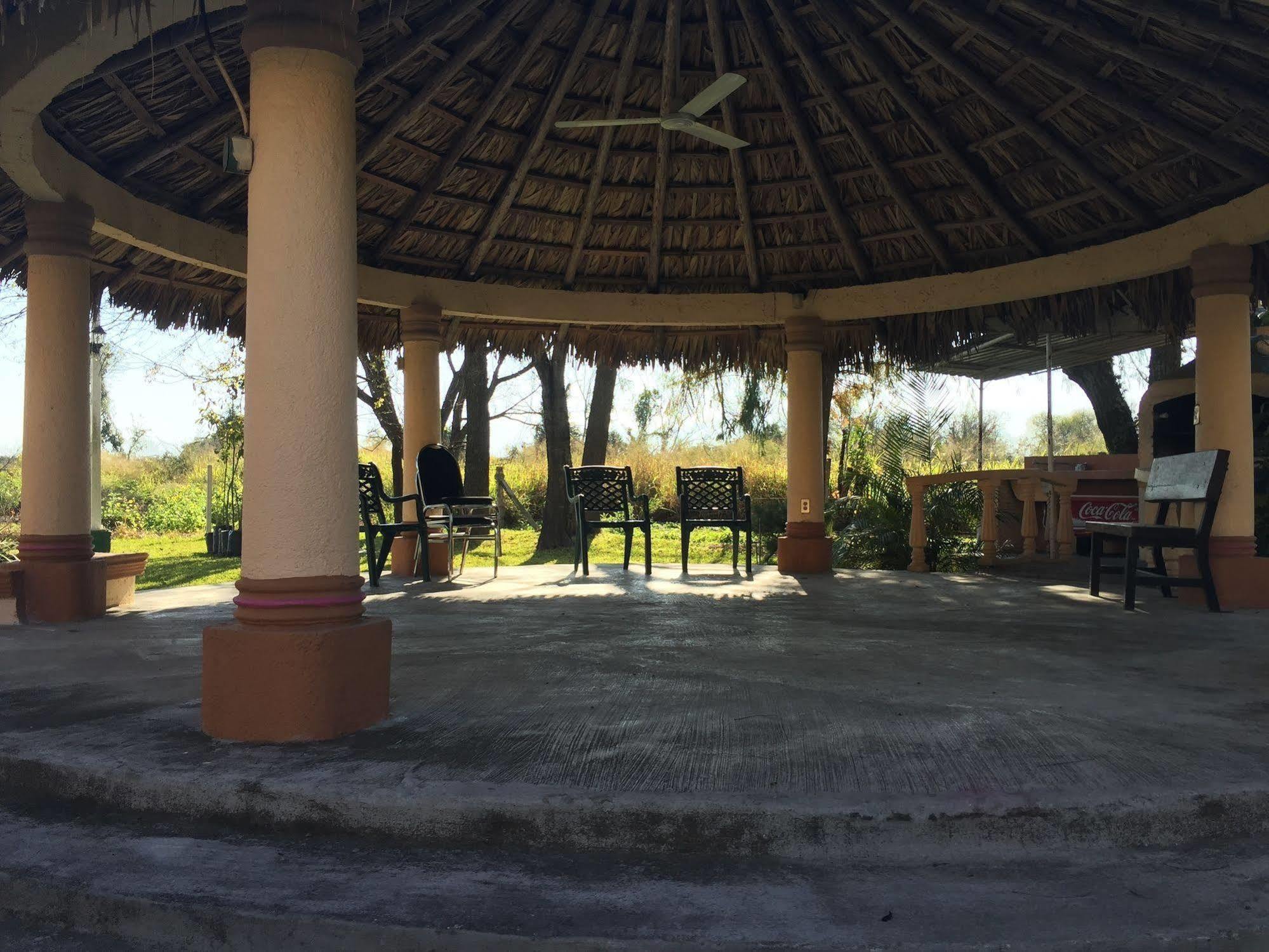 Montemorelos Best Western Bazarell Inn מראה חיצוני תמונה